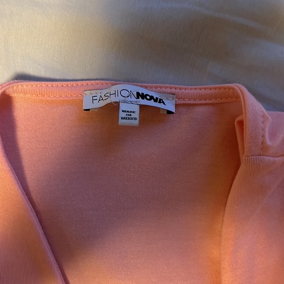 Front tie fluffy sleeve top - Picture 2 of 3